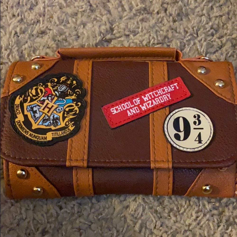 Brand New wallet/crossbody Harry Potter